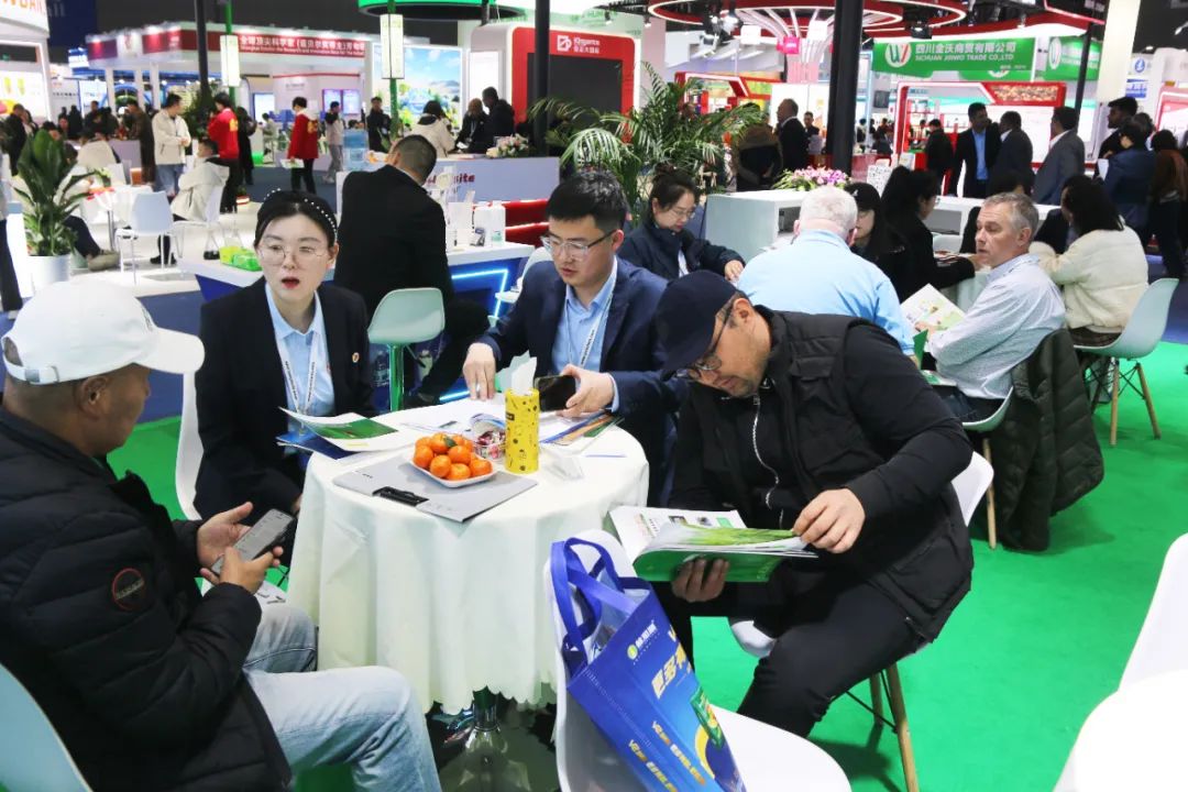 金牌赞助企业海大生物全新亮相上海CAC国际农化展，以科技实力献礼25周年