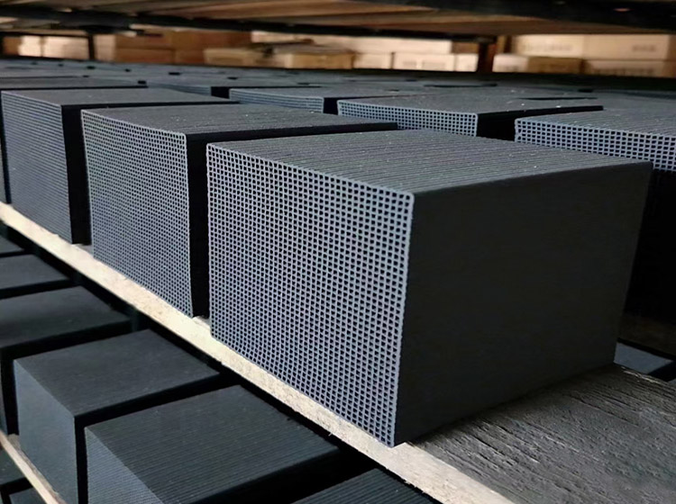 除臭设备活性炭多久需要更换一次(图1) 除臭设备活性炭多久需要更换一次(图1)